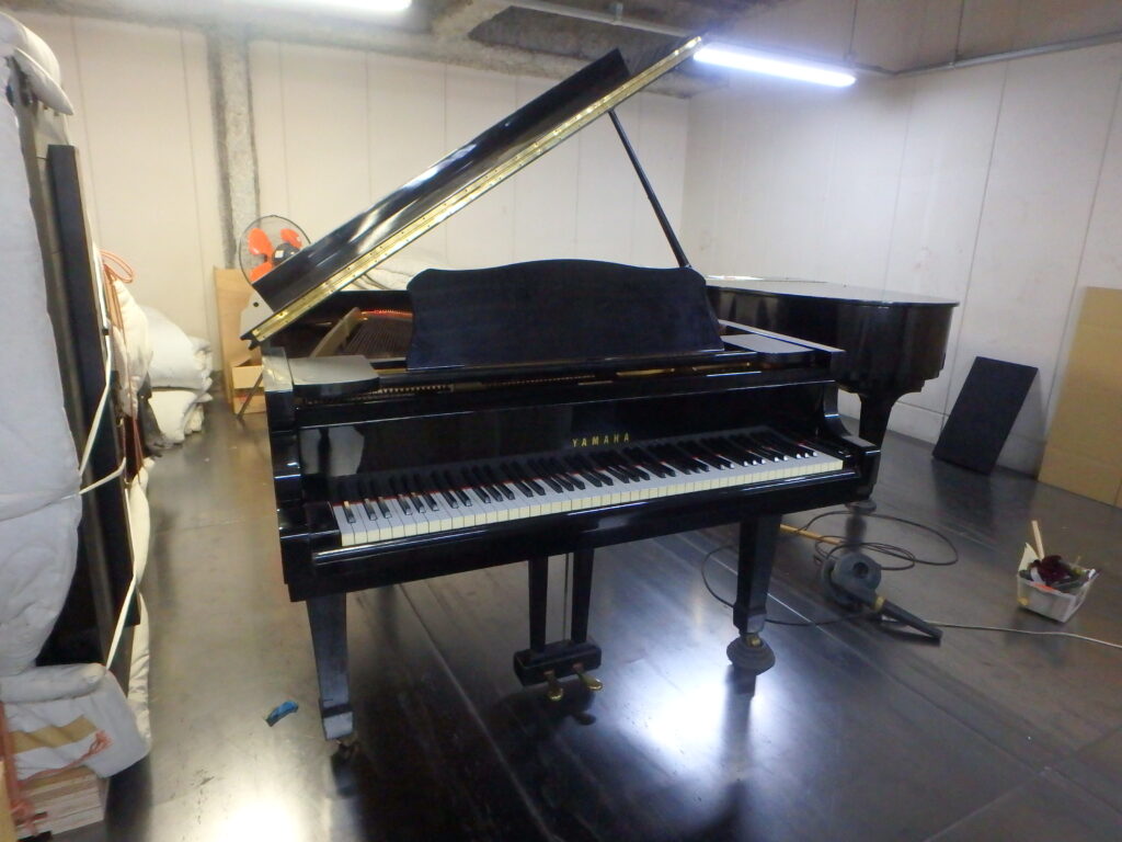 yamaha grand piano