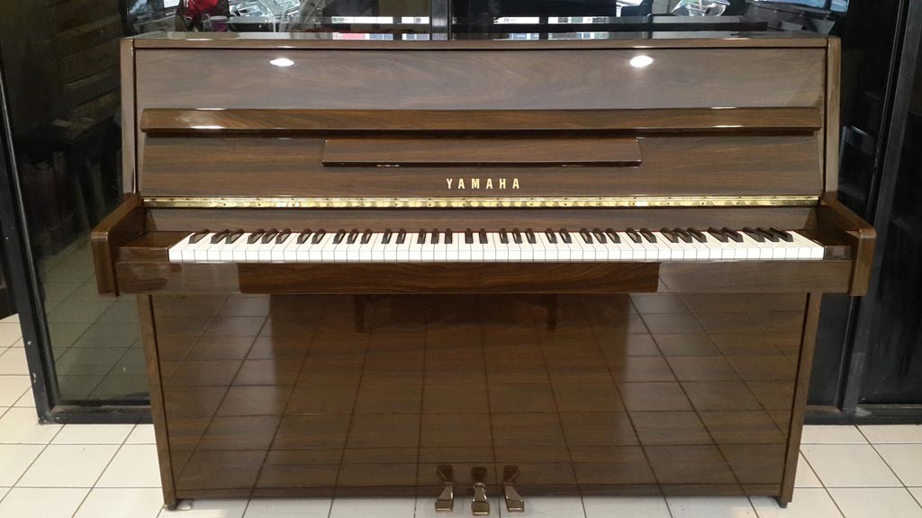 yamaha upright piano