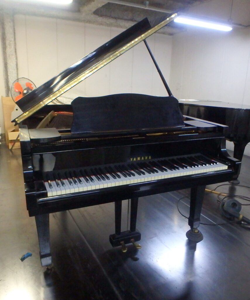 yamaha grand piano